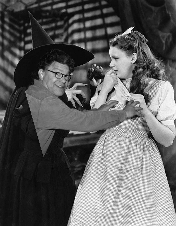 margaret-hamilton-and-judy-garland-in-the-wizard-of-oz-1939-mountain-dreams-1-365166.JPG